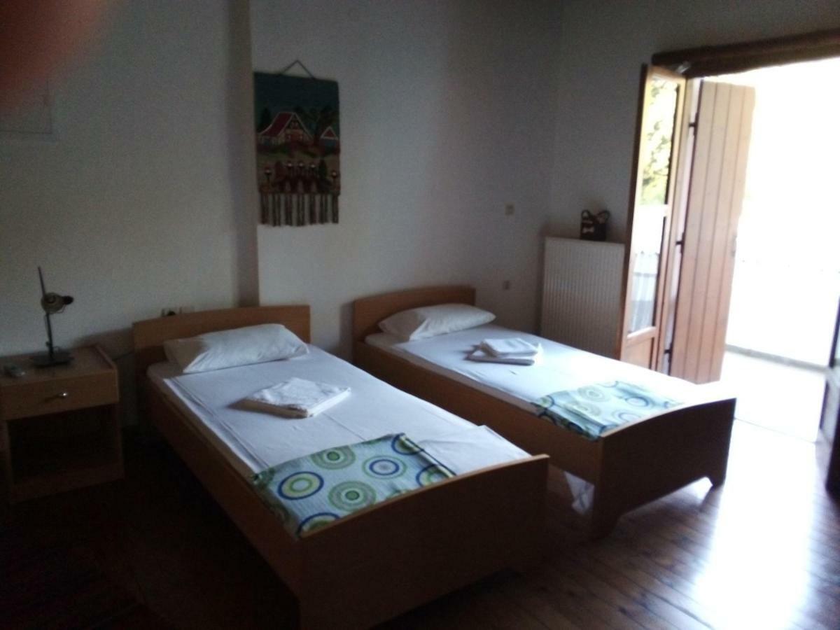 Therisso Rooms Thérison Exterior foto